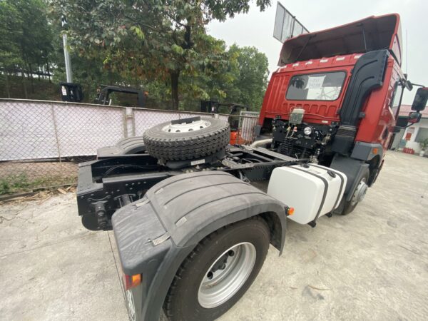 XE ĐẦU KÉO FAW 1 CẦU 260HP 4